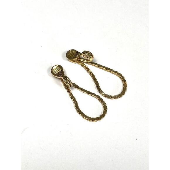 MONET Earrings Clips Clip Ons Vintage Flat Chain Loops Dangle Gold Tone - Picture 7 of 9